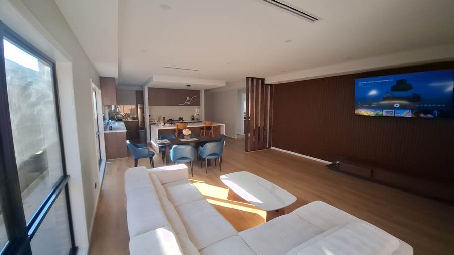 Custom open-plan living — Habitat Vic